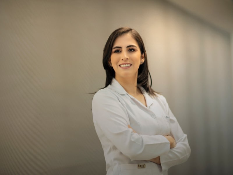 Dra-Gabriela-Cabezas-Dermatologo-Quito-Dermatologia1-min